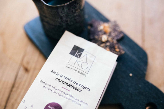 Eclats au chocolat noir et noix de cajou caramélisées