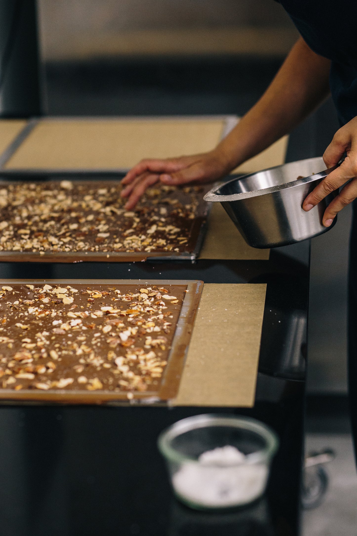 Eclats de chocolat au lait et amandes caramélisées